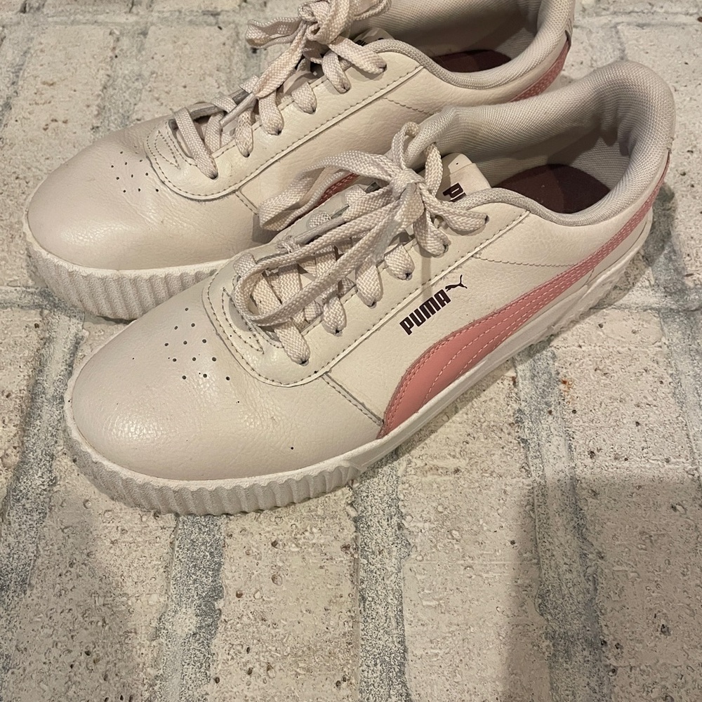 Puma Cream and Pink Sneakers